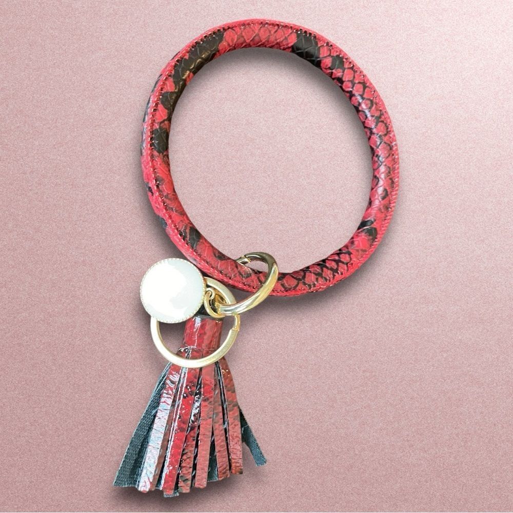 SNAKESKIN DESIGN BRACELET KEYRING WITH CHARM AND TASSEL‎
